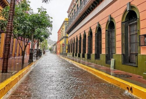 Goza-del-Otro-Sentido-de-las-Cosas-en-Mazatlán-Lluvia-en-el-Centro-Histórico-2020-1-e1598654349803
